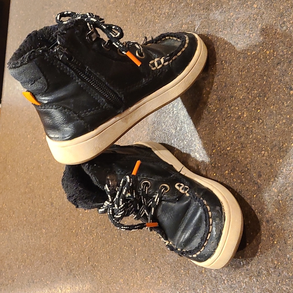 Zip ankle boot 7.5 toddler